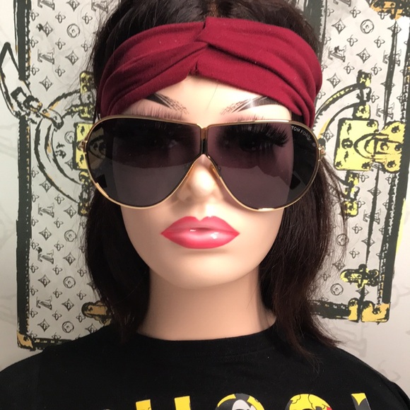 NEW AUTHENTIC Tom Ford Gold and Black Women\'s Sunglasses TF1158 30A main image 11